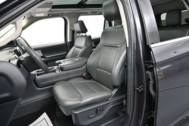 Certified 2025 Ford Expedition Active AWD/4WD image 12