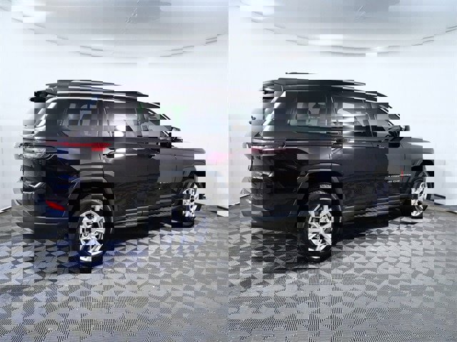 Used 2022 Jeep Grand Cherokee L Limited w/ Luxury Tech Group II image 8