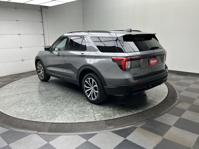Certified 2025 Ford Explorer ST-Line AWD/4WD image 2