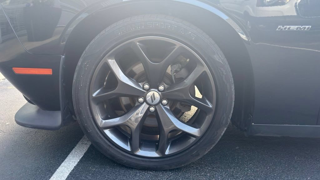 Used 2019 Dodge Challenger R/T RWD image 8
