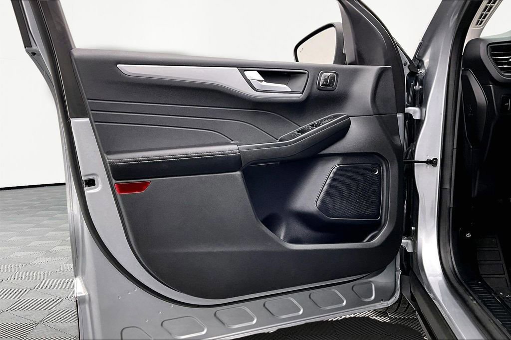 Certified 2023 Ford Escape Platinum image 23