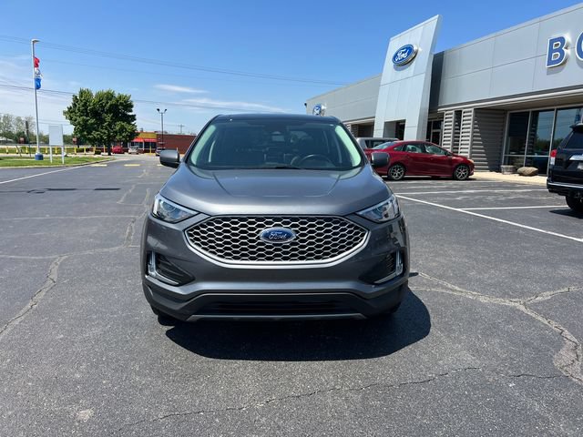 Certified 2024 Ford Edge SEL w/ Convenience Package AWD/4WD image 2