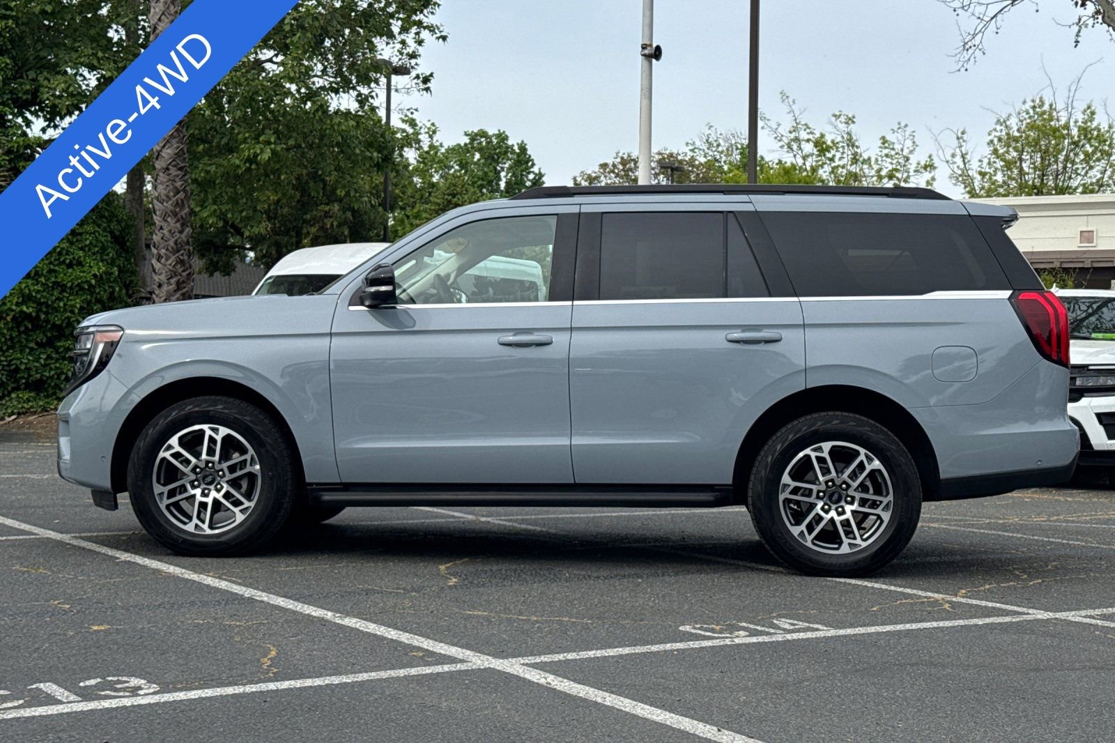 Certified 2025 Ford Expedition Active AWD/4WD image 8