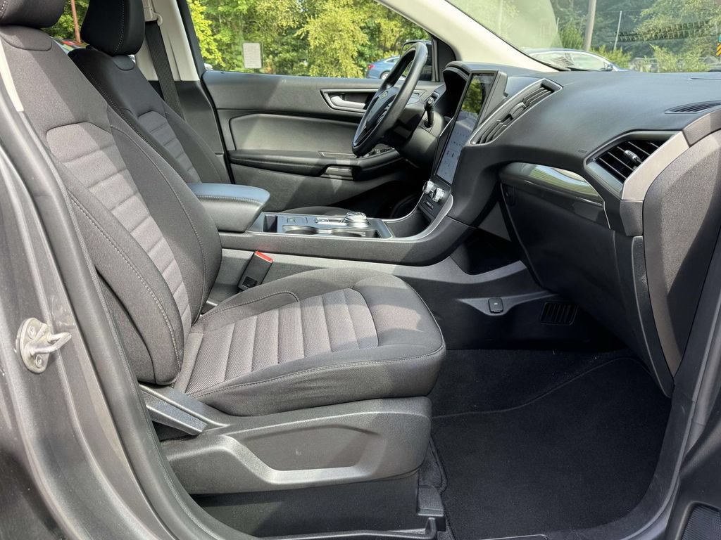 Certified 2024 Ford Edge SE w/ Black Appearance Package AWD/4WD image 15