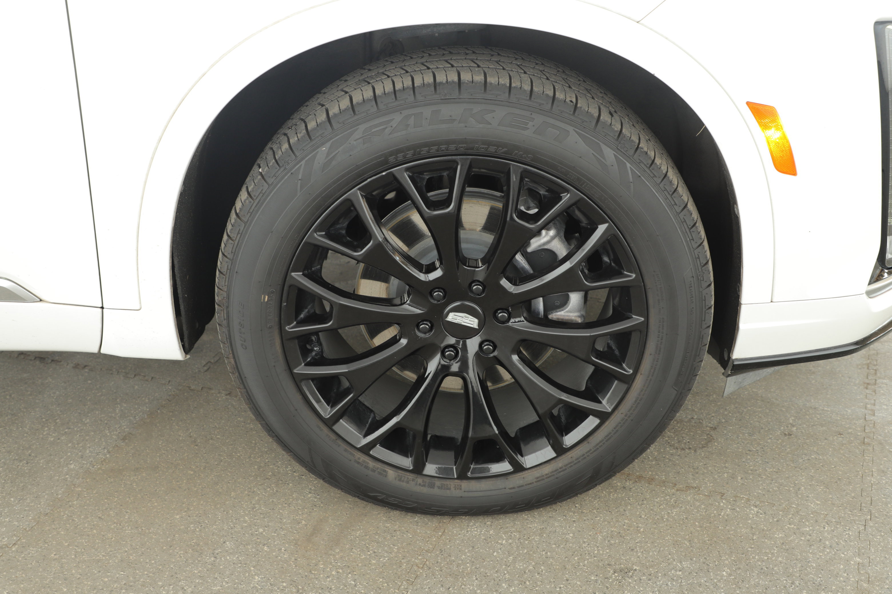 Used 2023 Cadillac XT6 Luxury image 4