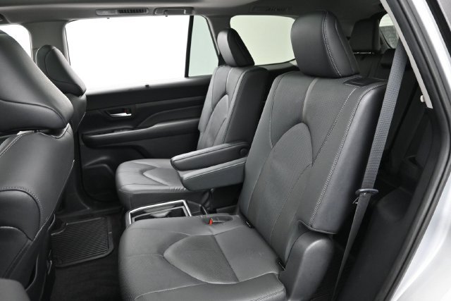 Used 2024 Toyota Grand Highlander AWD image 22
