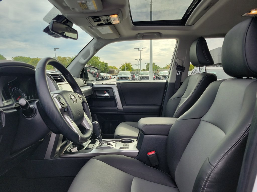 Used 2024 Toyota 4Runner SR5 Premium w/ Moonroof Package AWD/4WD image 20