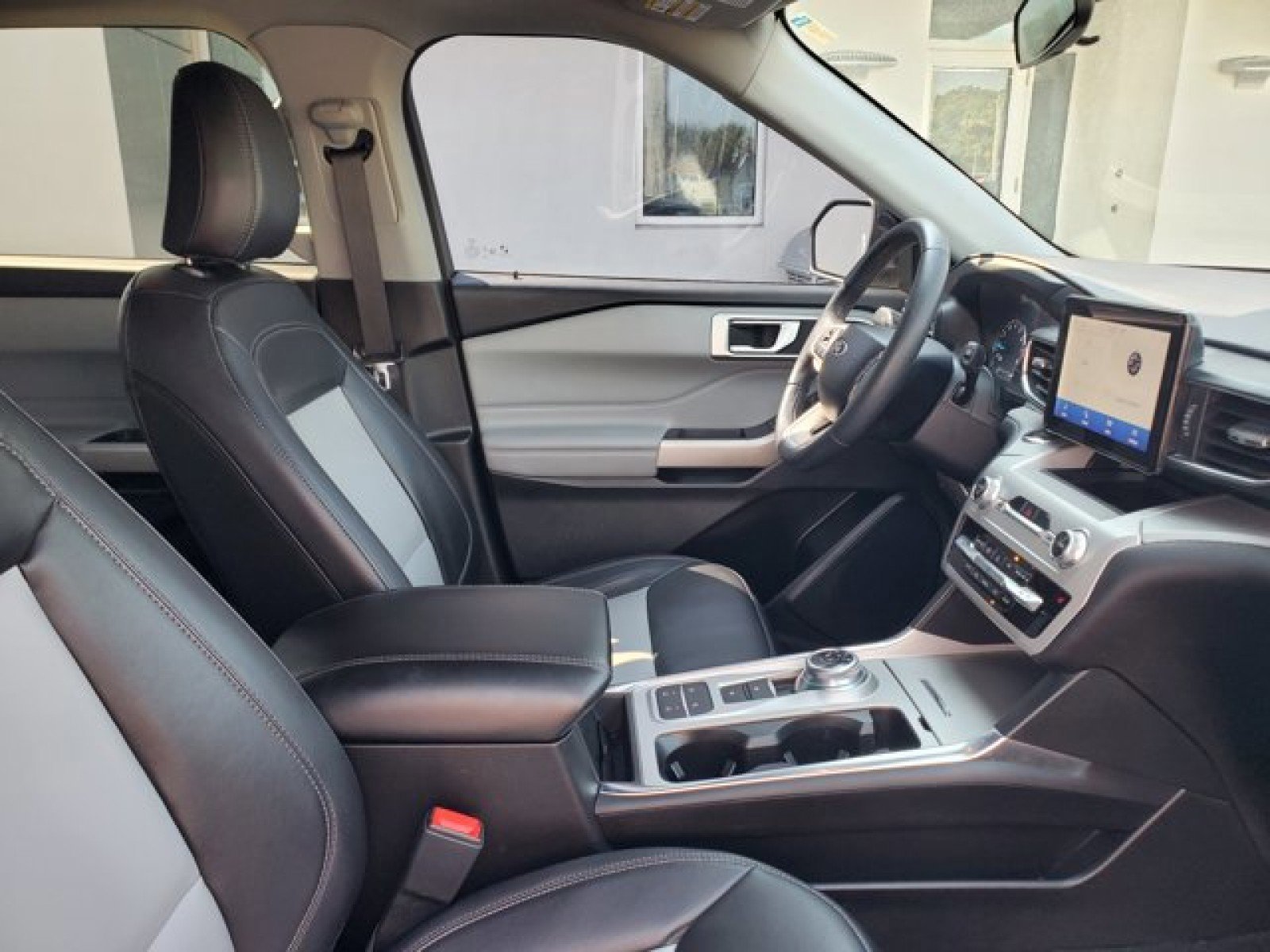 Certified 2023 Ford Explorer XLT w/ Equipment Group 202A image 35