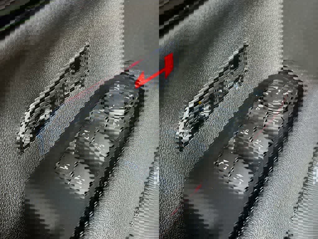 Used 2025 GMC Sierra 1500 AT4 w/ Technology Package image 30