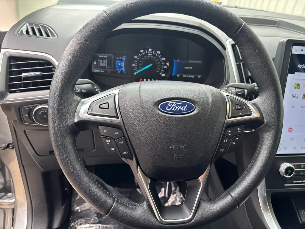 Certified 2024 Ford Edge Titanium AWD/4WD image 17