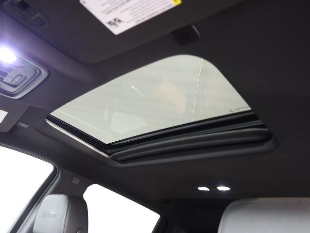 Used 2021 Chevrolet Silverado 1500 High Country w/ Technology Package image 17