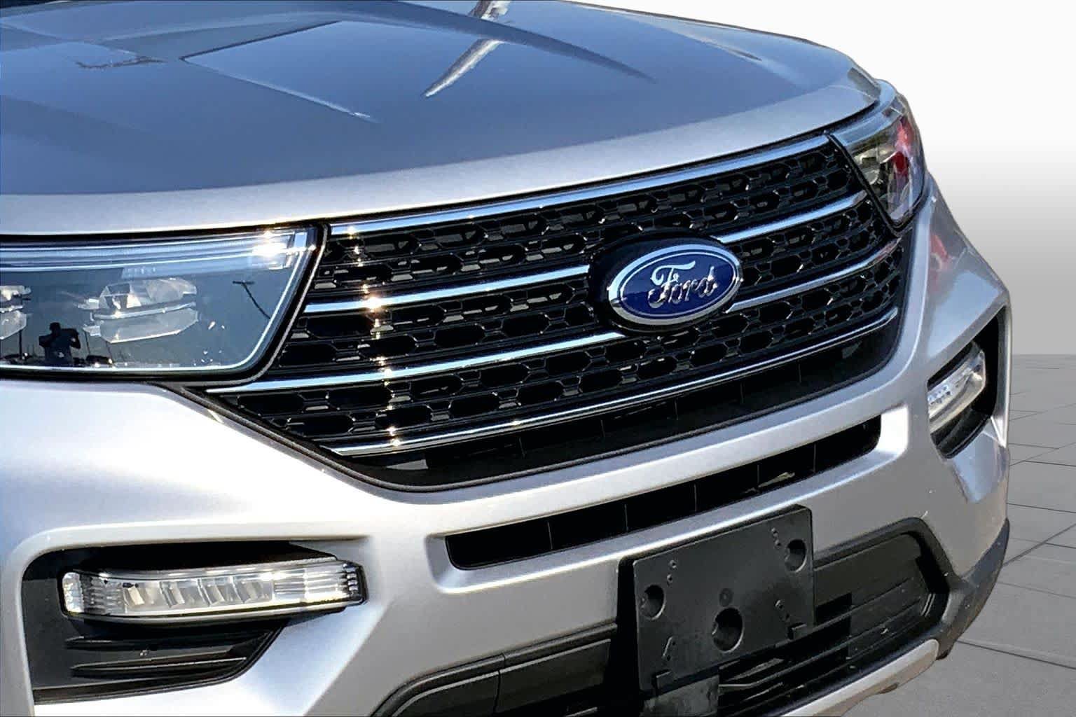 Certified 2023 Ford Explorer XLT w/ Equipment Group 202A RWD image 26