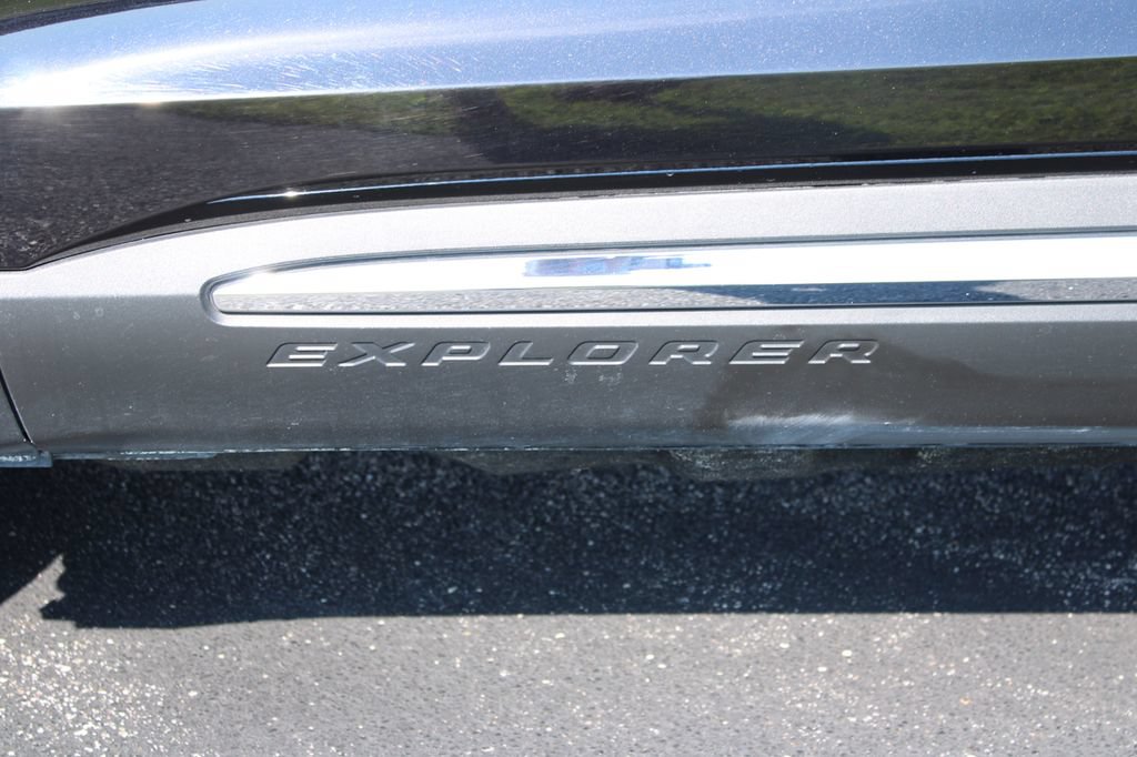 Certified 2024 Ford Explorer XLT w/ Equipment Group 202A AWD/4WD image 6