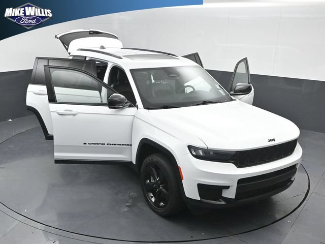 Used 2023 Jeep Grand Cherokee L Laredo AWD/4WD image 25