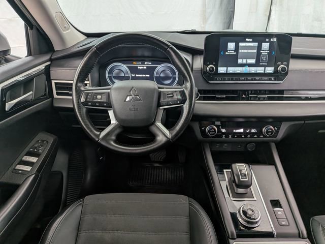 Used 2024 Mitsubishi Outlander SE image 25