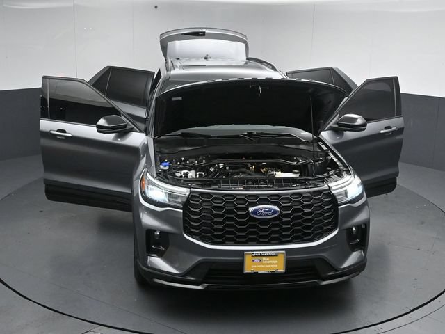 Certified 2025 Ford Explorer ST-Line AWD/4WD image 60