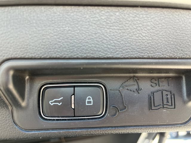 Certified 2022 Ford Explorer XLT w/ Equipment Group 202A AWD/4WD image 26