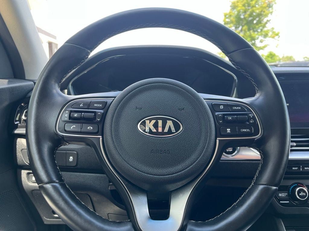 Used 2020 Kia Niro EX Premium FWD image 23