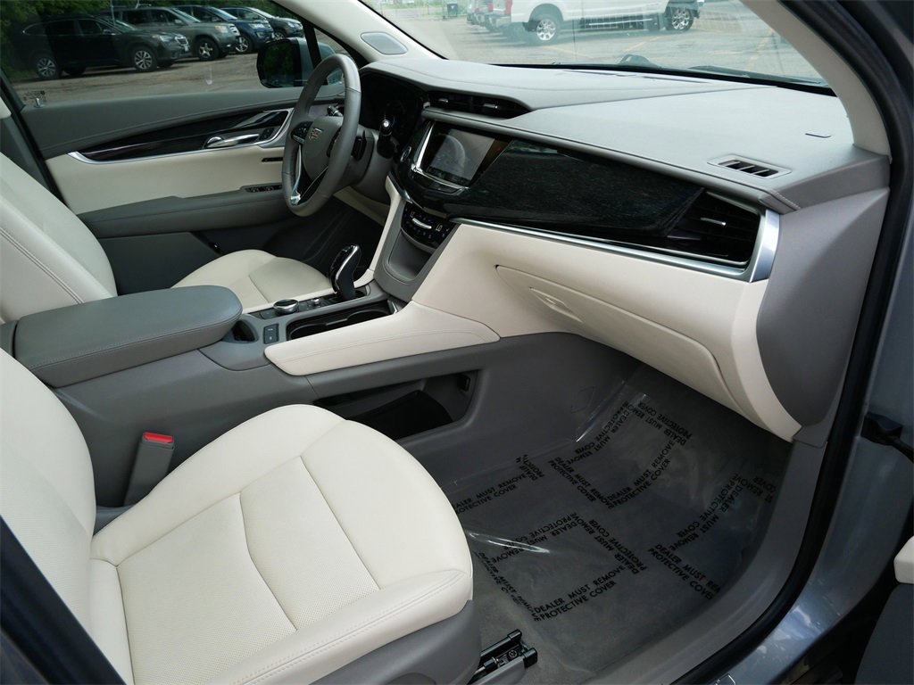 Used 2023 Cadillac XT6 Premium Luxury image 8