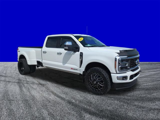 Certified 2025 Ford F350 Platinum w/ Platinum Plus Package AWD/4WD image 2