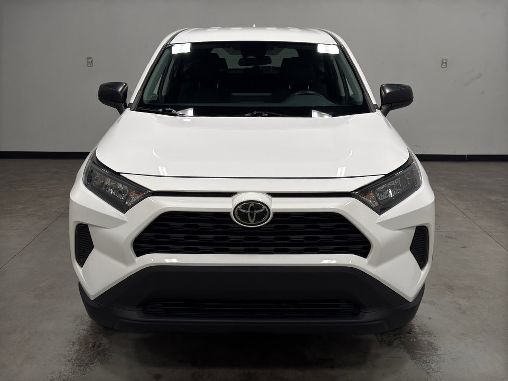 Used 2022 Toyota RAV4 LE image 3