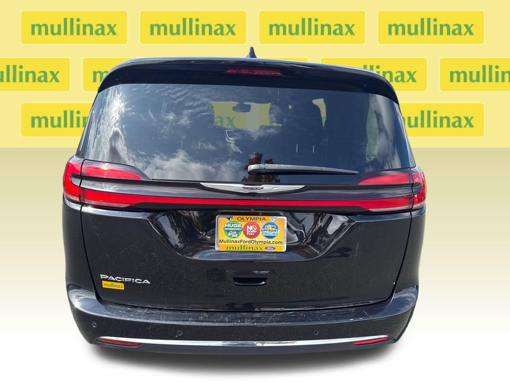 Used 2024 Chrysler Pacifica Touring-L FWD image 31
