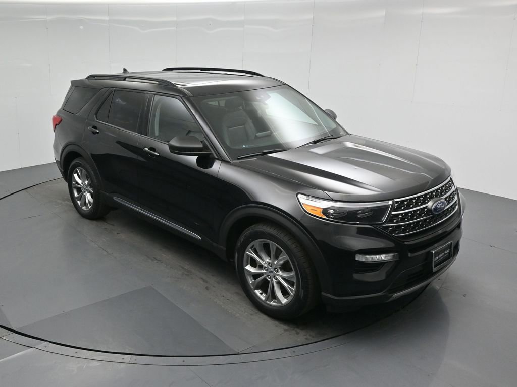 Certified 2020 Ford Explorer XLT w/ Equipment Group 202A image 4