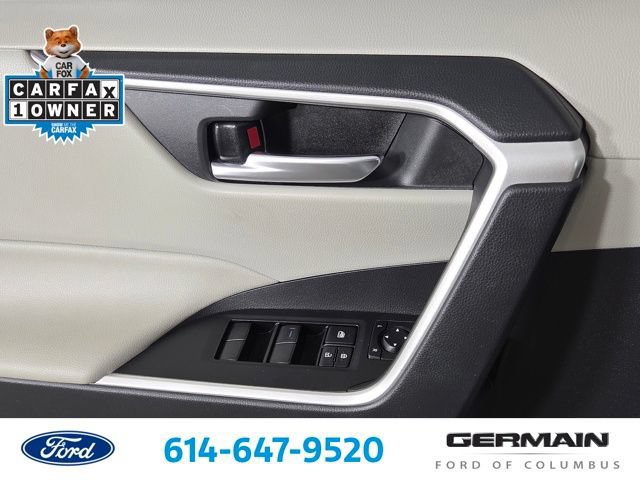 Used 2021 Toyota RAV4 XLE AWD/4WD image 29