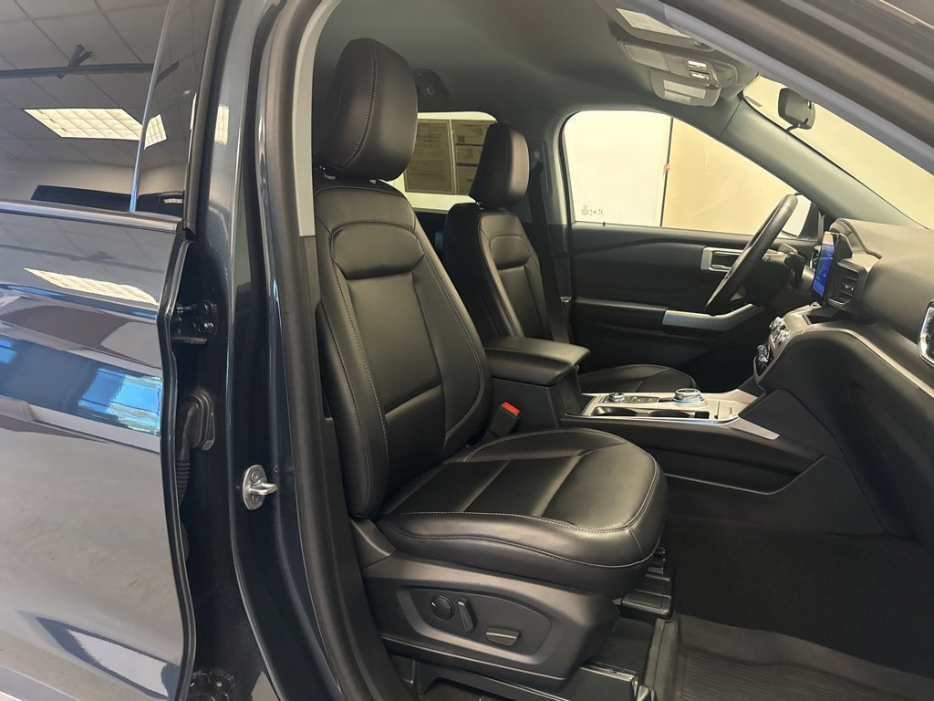 Certified 2023 Ford Explorer XLT w/ Equipment Group 202A image 28