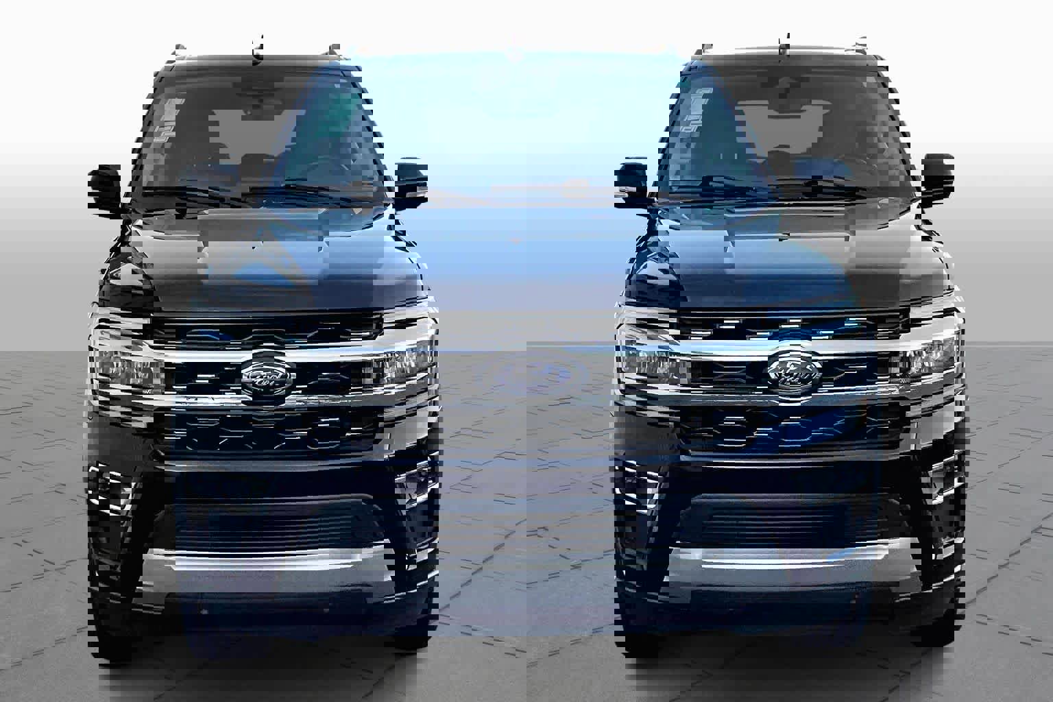 Certified 2023 Ford Expedition Limited image 3