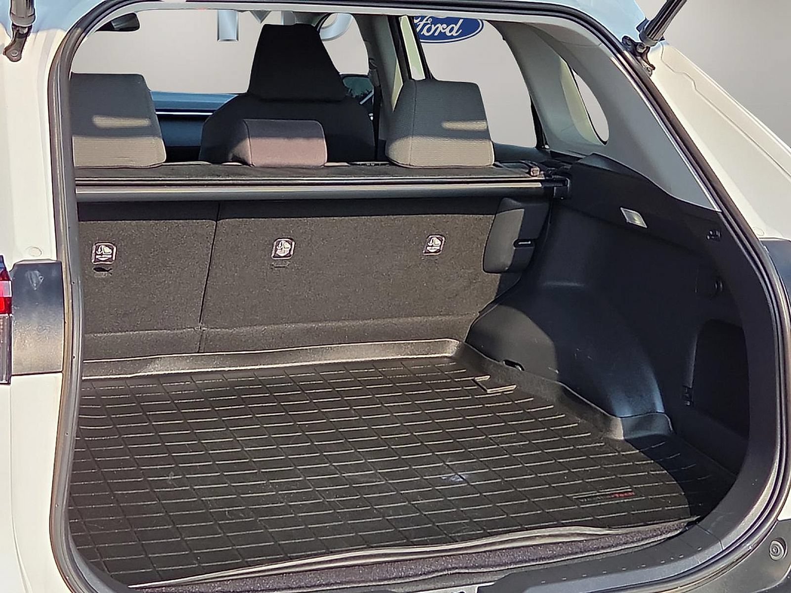 Used 2023 Toyota RAV4 XLE w/ Convenience Package FWD image 8