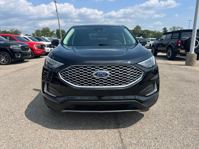 Certified 2024 Ford Edge SEL w/ Convenience Package AWD/4WD image 2