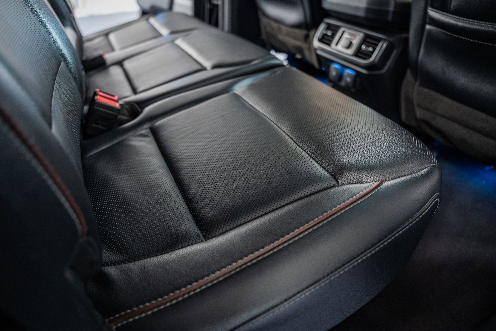 Certified 2023 Ford F150 Lariat w/ Equipment Group 502A High image 41