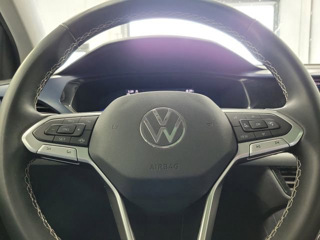 Used 2022 Volkswagen Taos SE image 11