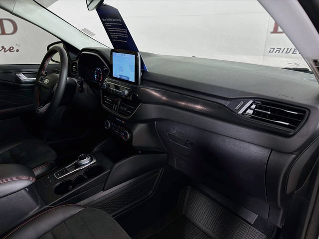 Certified 2022 Ford Escape SEL w/ SEL Stealth AWD Package image 35