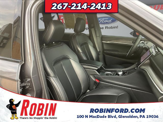 Used 2025 Jeep Grand Cherokee Limited AWD/4WD image 27