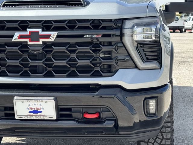 Used 2024 Chevrolet Silverado 2500 ZR2 w/ Technology Package image 8