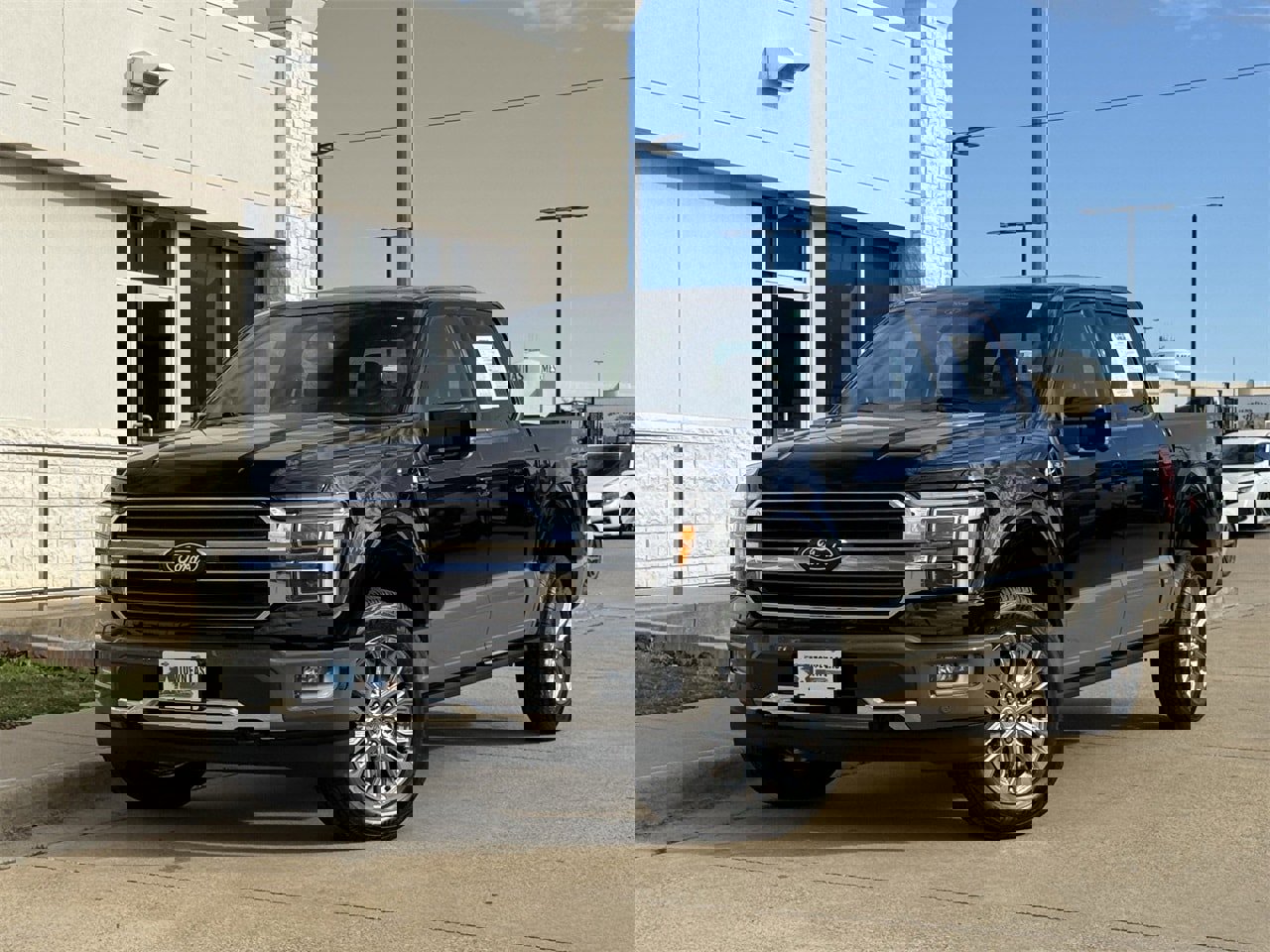 Certified 2025 Ford F150 King Ranch w/ FX4 Off-Road Package image 2