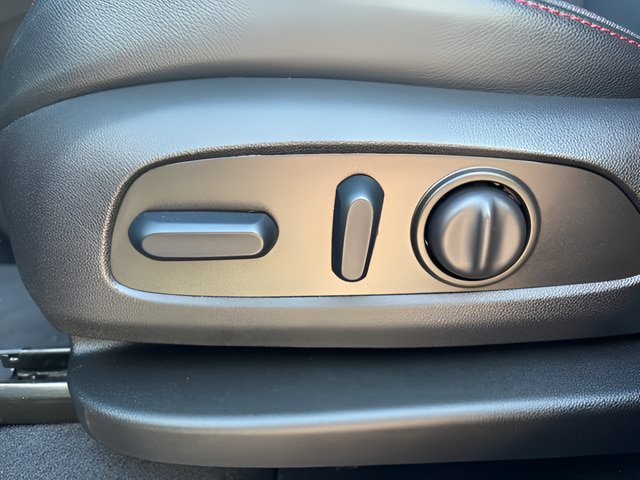 Used 2023 Chevrolet Equinox RS AWD/4WD image 13