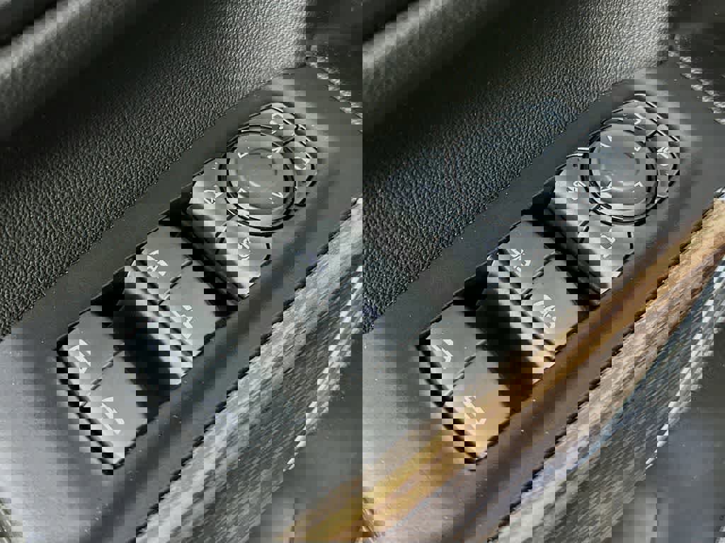 Used 2019 Chevrolet Silverado 1500 High Country w/ Technology Package image 28