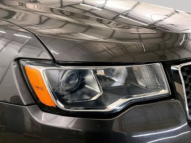 Used 2021 Jeep Grand Cherokee Laredo AWD/4WD image 27