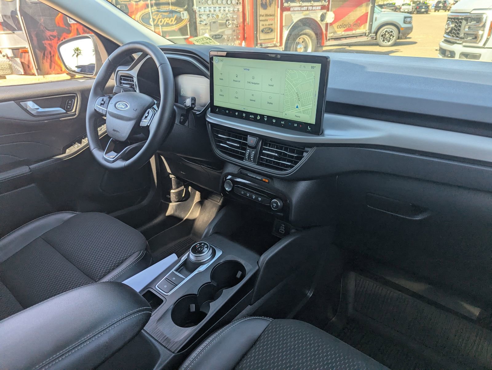 Certified 2025 Ford Escape SE image 12