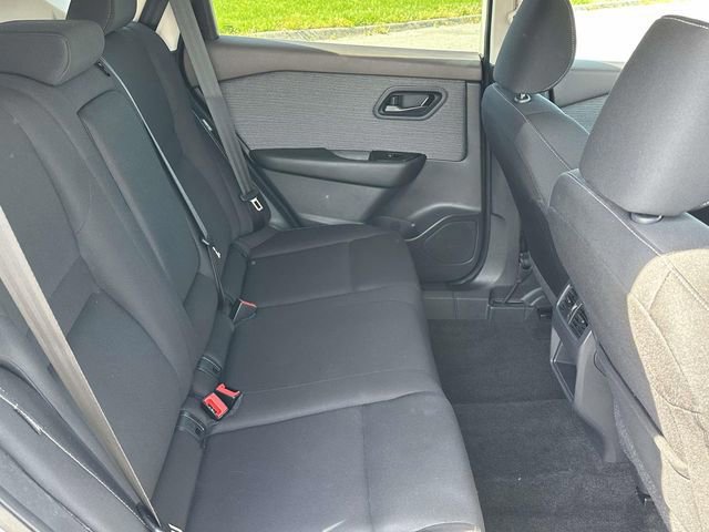 Used 2023 Nissan Rogue S AWD/4WD image 10