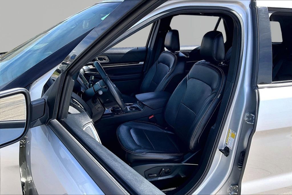 Certified 2019 Ford Explorer Limited w/ Class III Trailer Tow Package image 25