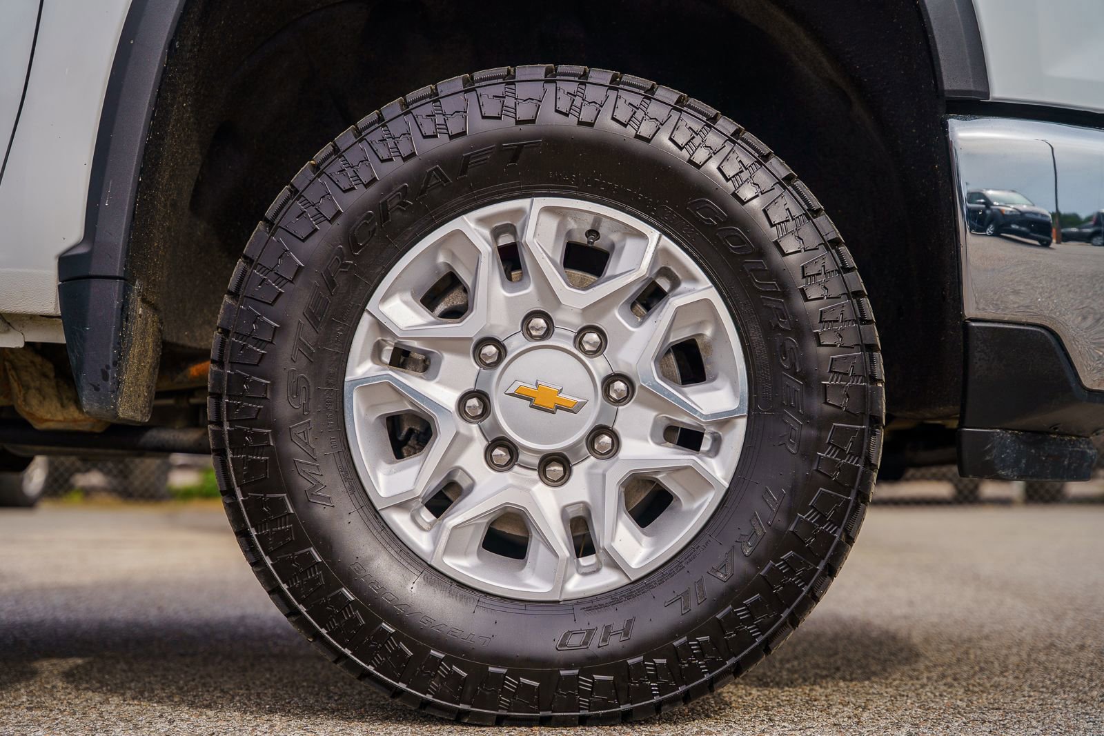 Used 2024 Chevrolet Silverado 2500 LT image 9