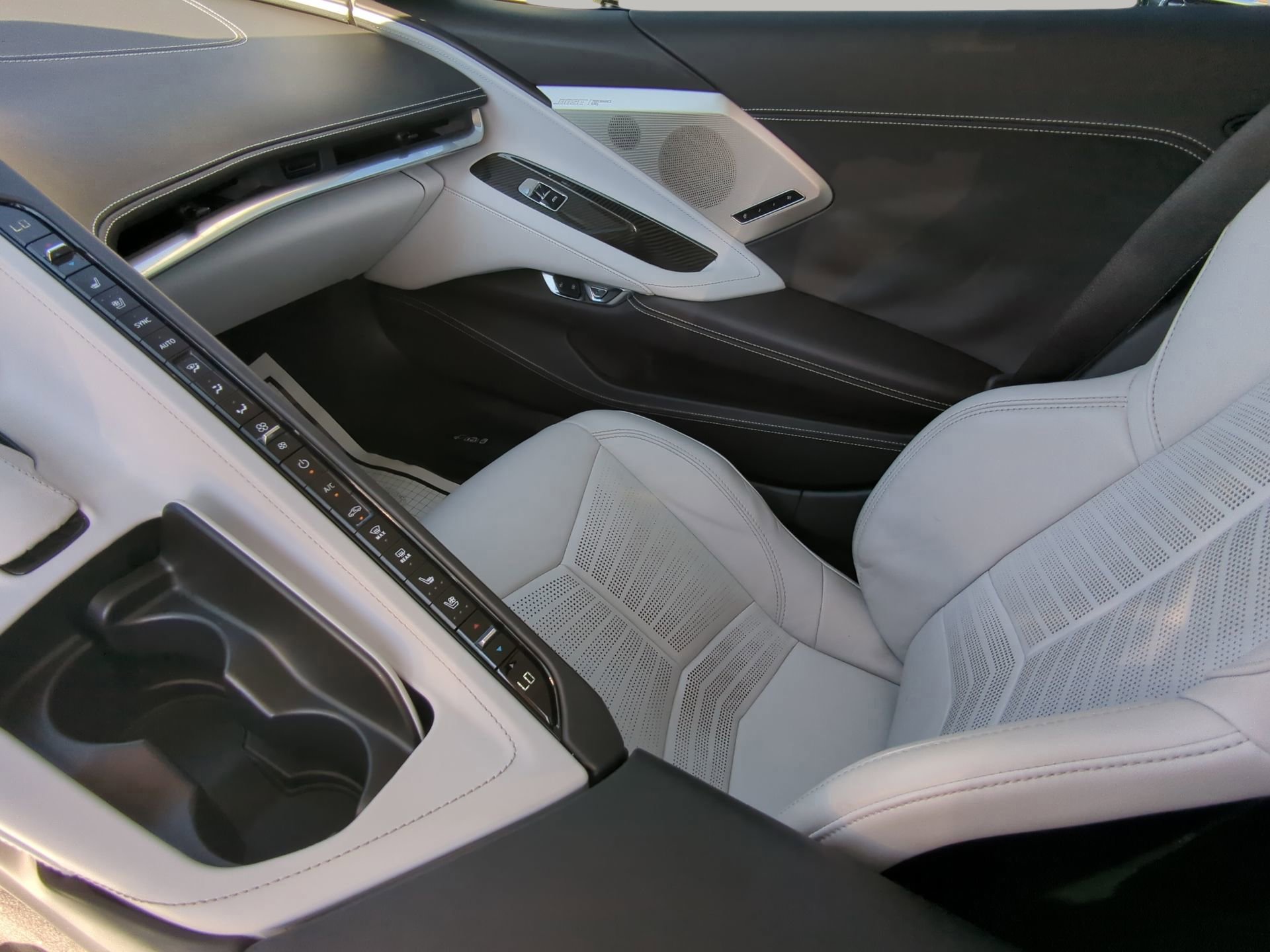 Used 2022 Chevrolet Corvette 3LT w/ Z51 Performance Package image 44