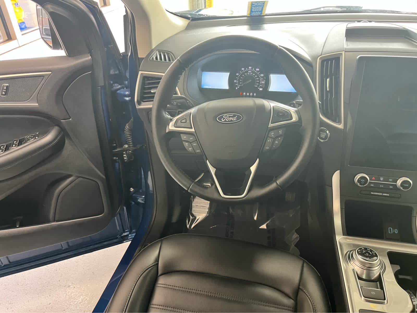 Certified 2024 Ford Edge SEL w/ Convenience Package AWD/4WD image 15