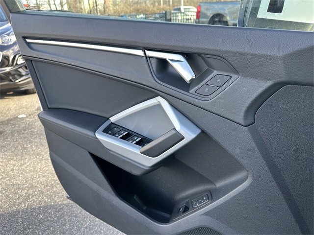 Used 2024 Audi Q3 2.0T Premium image 30