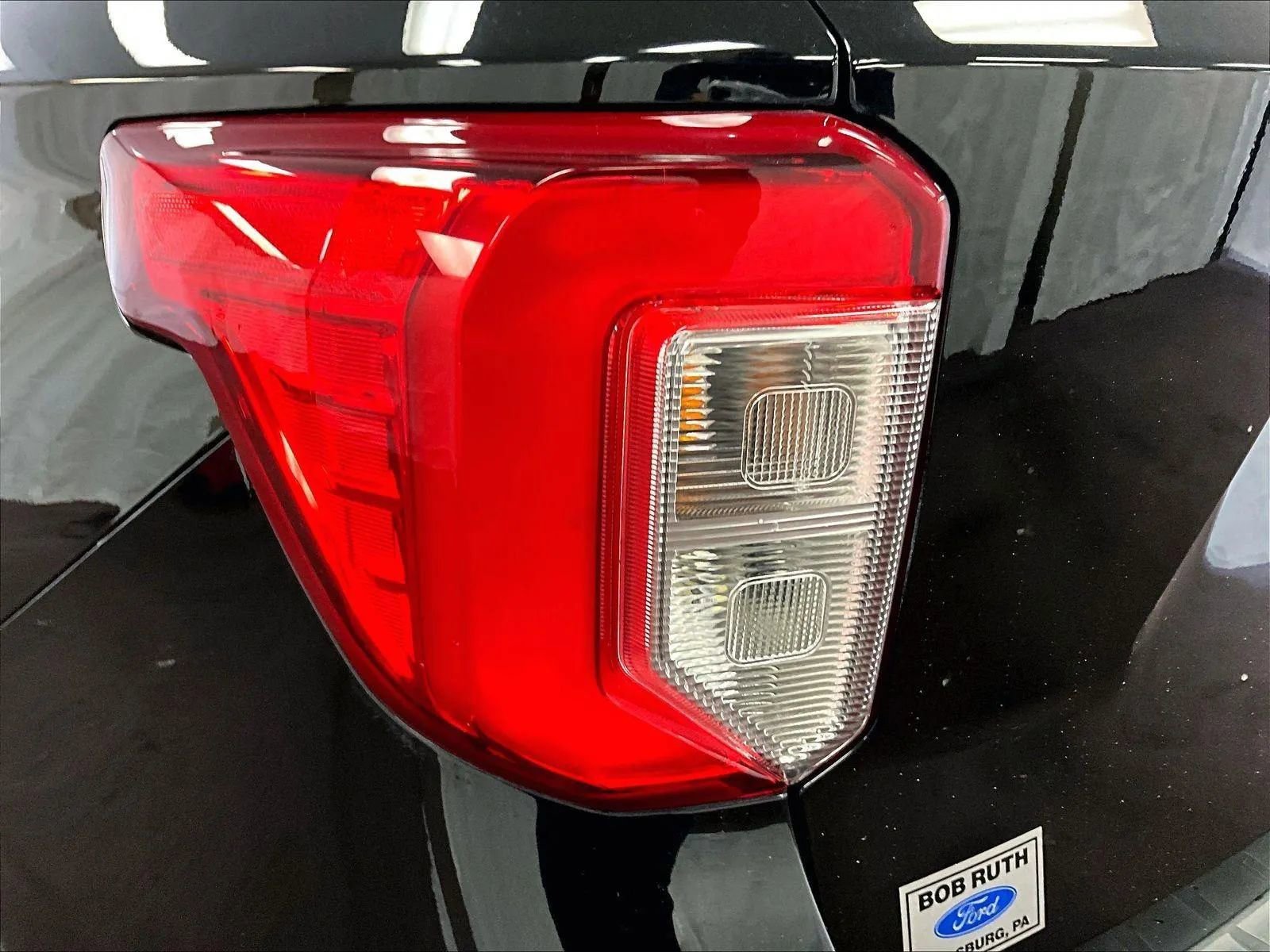 Certified 2022 Ford Explorer XLT w/ Equipment Group 202A image 29