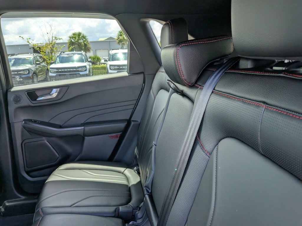 Certified 2025 Ford Escape ST-Line Elite w/ Premium Technology Package AWD/4WD image 19